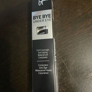 IT Cosmetics Bye Bye Under Eye Full Coverage Anti-Aging Waterproof Concealer M
